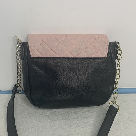 Betsey Johnson “ luv Betsey” quilted hearts flap crossbody bag - Picture 3 of 8